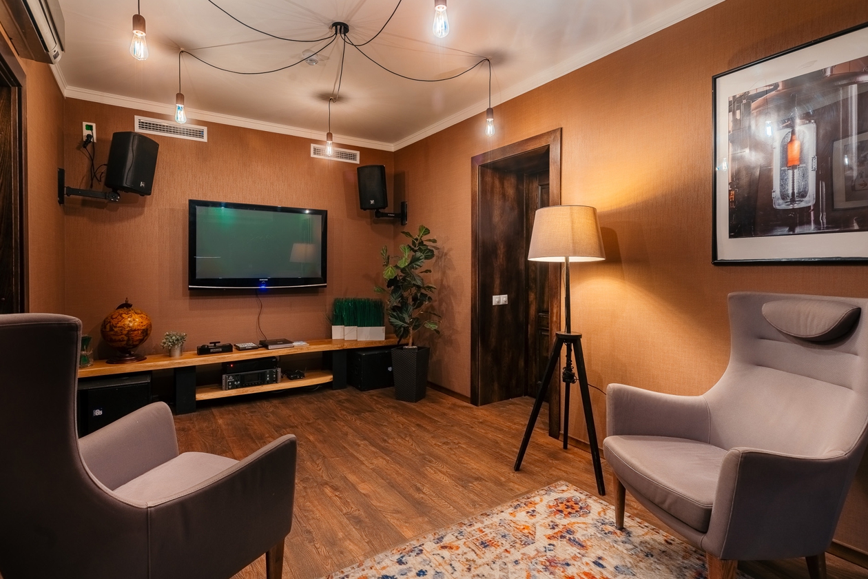 ПЕТРОВИЧЪ бар с пивом и песнями